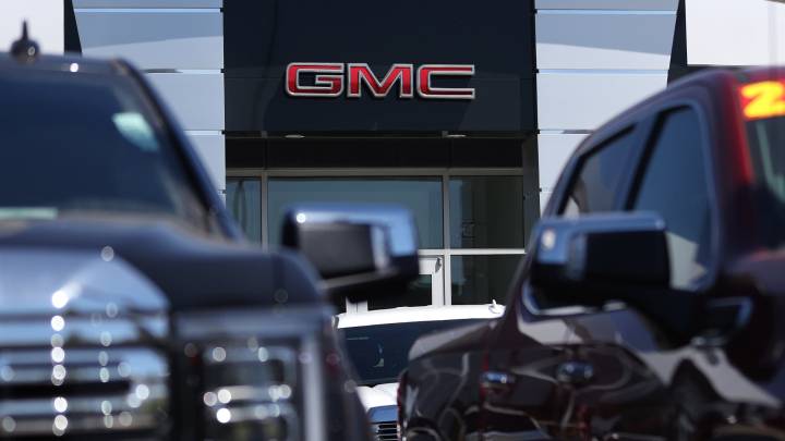 GM wants parts makers to pull supply chains from China