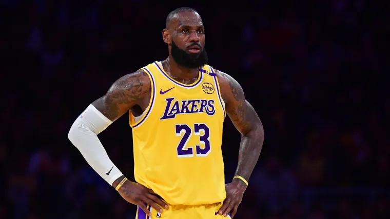 Is LeBron James playing tonight vs. Bucks? Latest update on Lakers star
