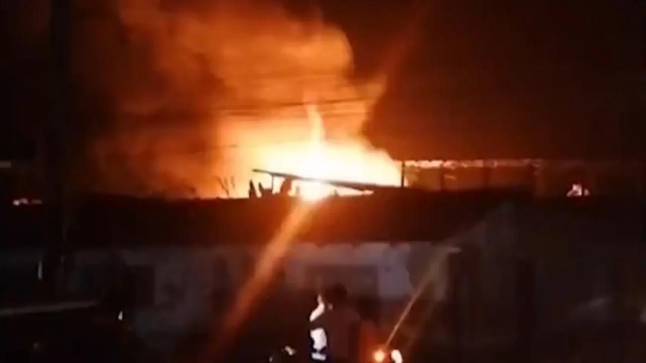 Incendio arrasó cinco casas y dejó a siete familias en la calle en Tumaco