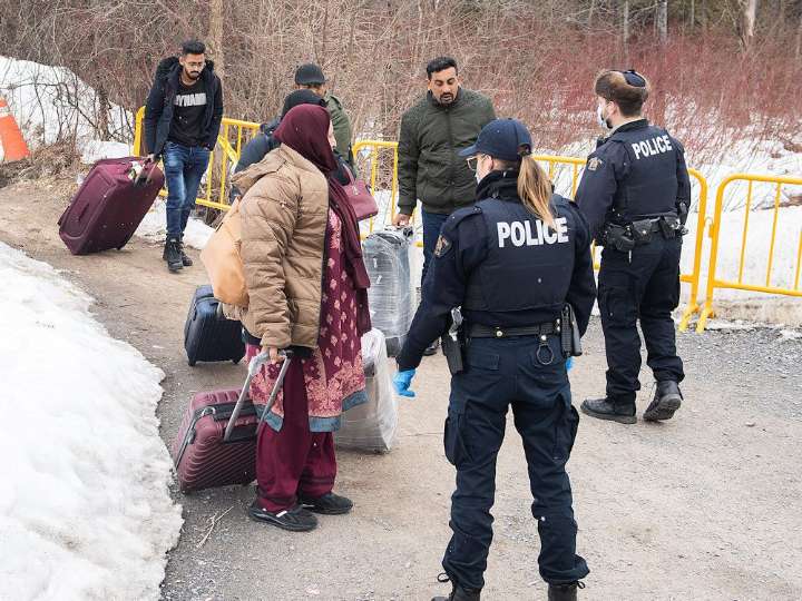 Budget offers mass amnesty for asylum