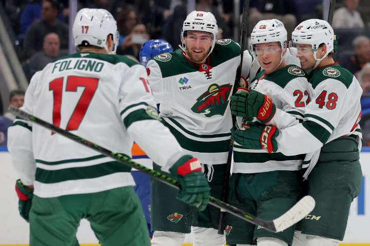 Wild beat Islanders in Zuccarello's return
