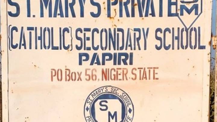 50 de los 300 niños secuestrados en una escuela católica de Nigeria han logrado escapar