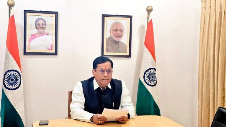 India sets Rs 24,736 Cr plan to end 95% dependence on foreign ships: Sonowal