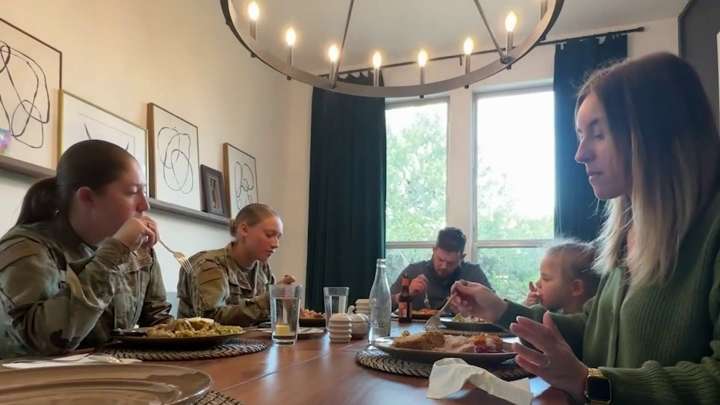 Over 200 families open doors to JBSA-Lackland trainees for Thanksgiving meal