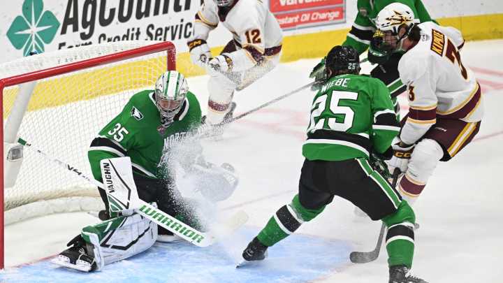 Get to know UND freshman goaltender Jan Špunar