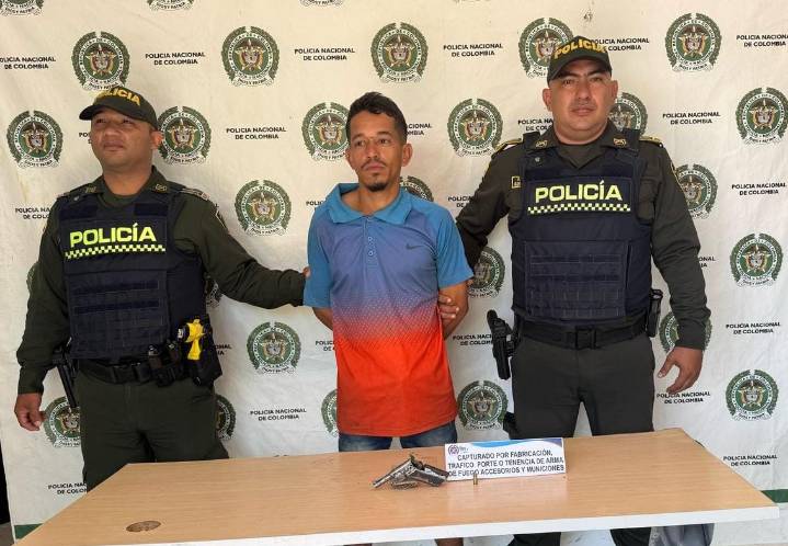 En una persecución, capturan en flagrancia a alias «el carli» portando un arma de fuego artesanal