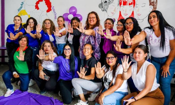 Inauguran sede del colectivo Mujer Género Rebelde en Naguanagua