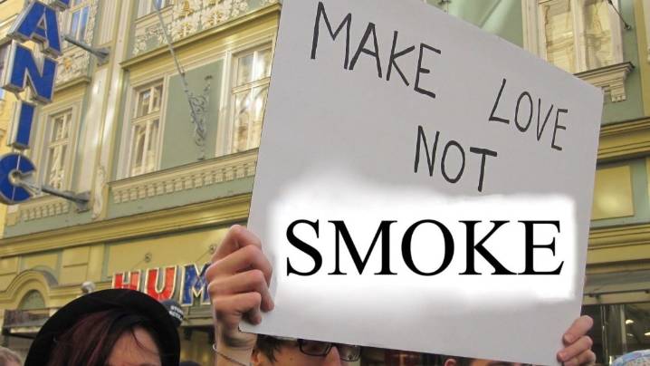 Angry Americans Protest Wildfire Smoke that's "Illegally" Crossing into the US from Canada