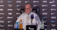 Así vivió la prensa uruguaya la conferencia en que Marcelo Bielsa reafirmó su continuidad al mando de la Celeste