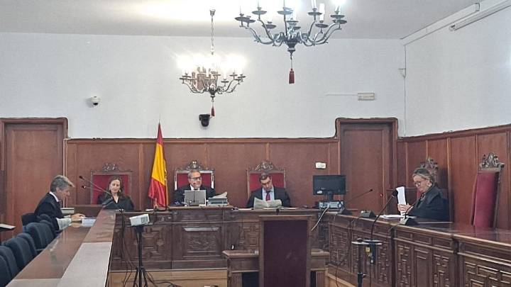 Condenada por desviar la nómina de una trabajadora de Badajoz a su cuenta bancaria