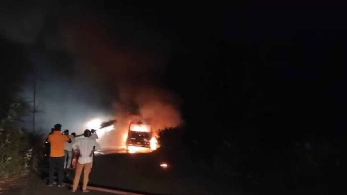 LPG cylinder-laden truck catches fire in Odisha's Sonepur, no casualties reported