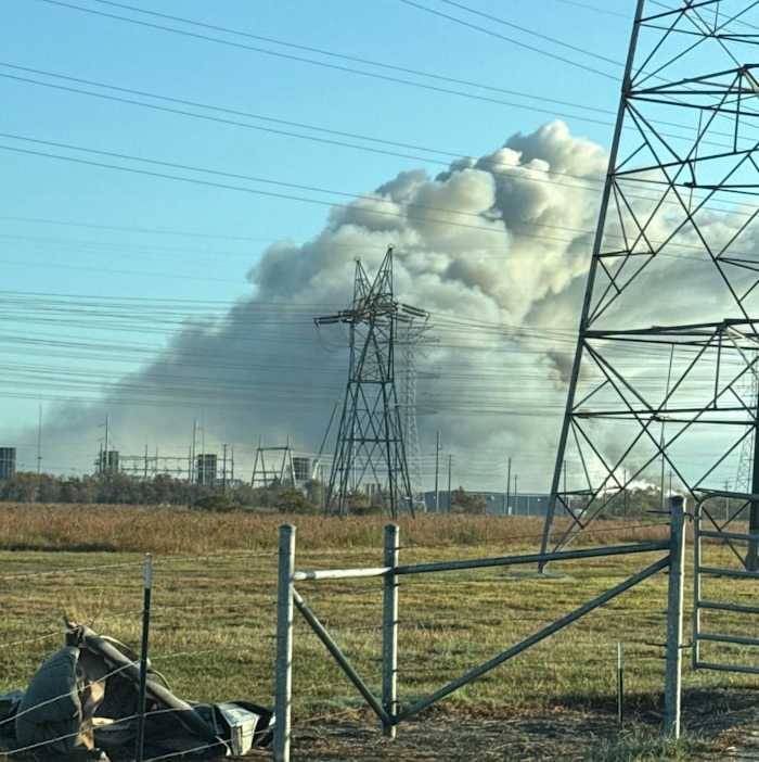 Firefighters battle fire at power plant in Bacliff