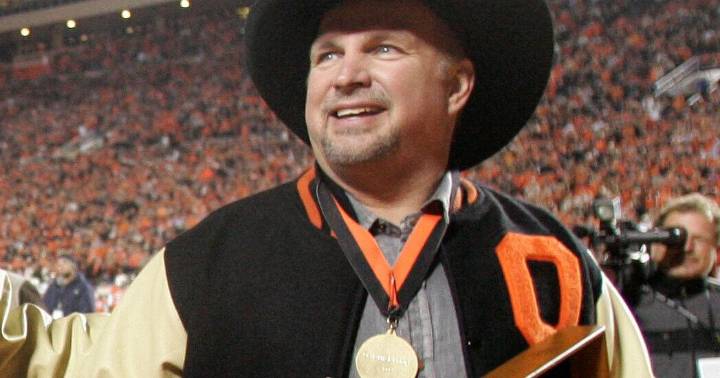How Garth Brooks, The Killers and Tom Petty became stars of college football Saturdays |