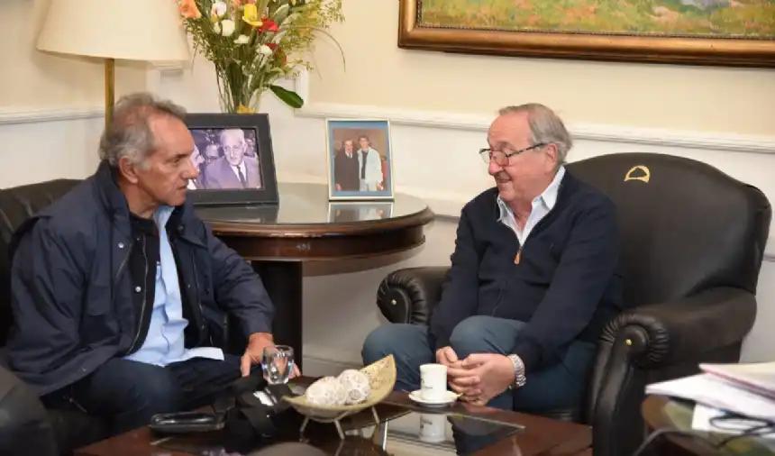 Scioli visitó Tandil y recibió pedidos de gestiones de Lunghi