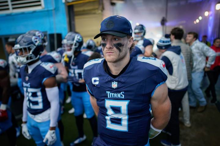 Titans’ Will Levis Quietly Puts Cam Ward On Notice With Big Injury Update Will Levis signals his comeback, putting rookie Cam Ward on notice as the Titans’ quarterback battle heats up. Debayan Biswas 