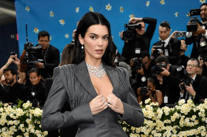 Kendall Jenner celebra su llegada a los 30 años con sensuales fotos en bikini