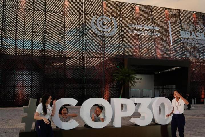 Climate talks start with call for faster action, but without the US