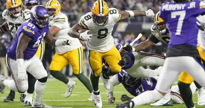 Emanuel Wilson runs for 107 yards and 2 TDs as Packers pound Vikings 23