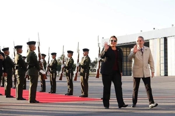 Llega Presidenta de Honduras a CDMX para reunión con CSP