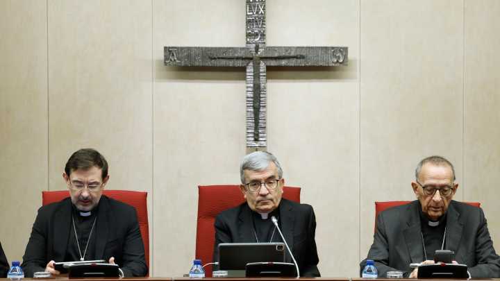 Argüello elude las denuncias contra el obispo de Cádiz mientras defiende la presunción de inocencia