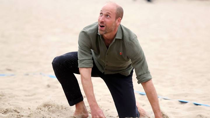 Prince William impress crowds with his beach volleyball skills