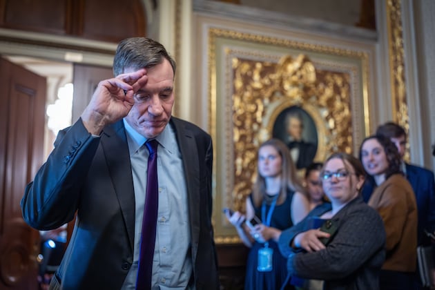 Senate braces for rare weekend work as shutdown stalemate continues