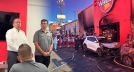 Reconoce ‘Toño’ Astiazarán a Bomberos por su labor durante incendio en tienda Waldo’s de Hermosillo