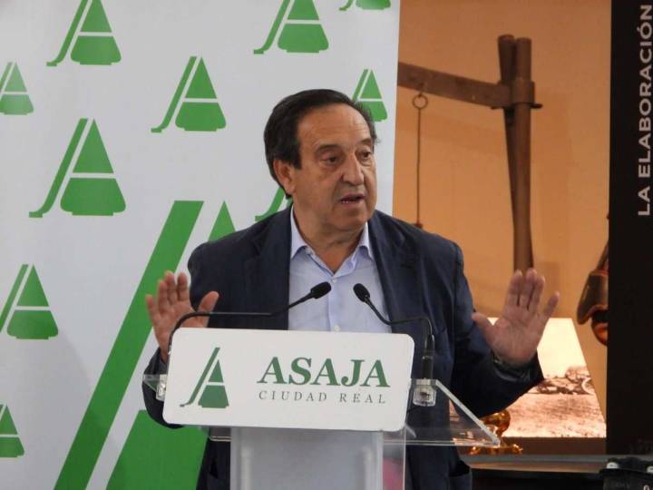 El presidente nacional de ASAJA pide en Tomelloso “devolver la PAC a los corrales”