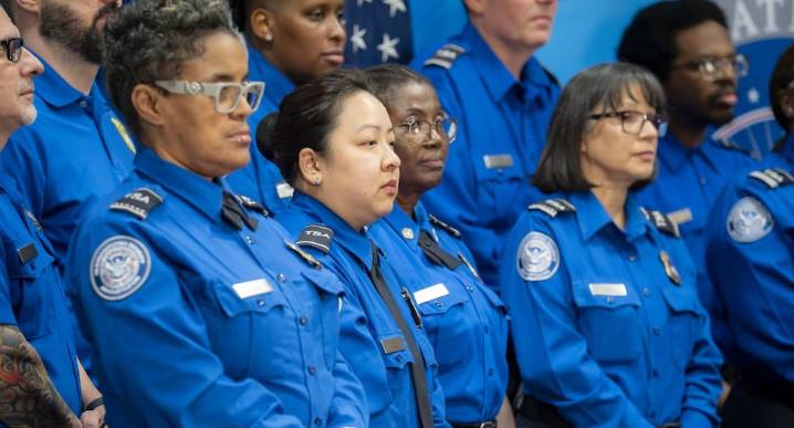 ¿Eres agente de la TSA? Esto debes saber sobre el bono de US$10,000 tras el cierre del gobierno