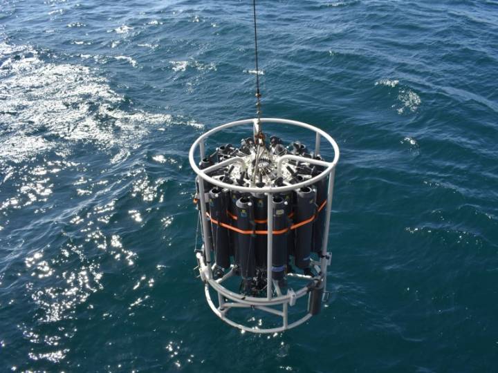 Científicos recuperan con éxito valiosos datos desde la Fosa de Atacama tras compleja operación