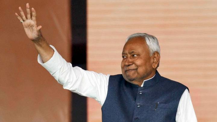 Nitish Kumar sworn in as CM of Bihar for record 10th time