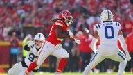 With Kareem Hunt TD, Chiefs down 20-17 to Colts in fourth quarter