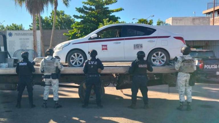 Recuperan un taxi y otros tres vehículos robados en diferentes puntos de Navolato