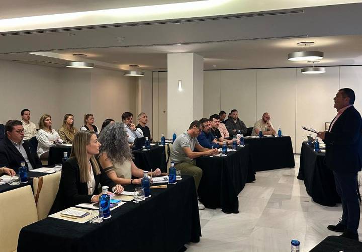 Alicante impulsa la formación en inteligencia artificial para modernizar la hostelería local