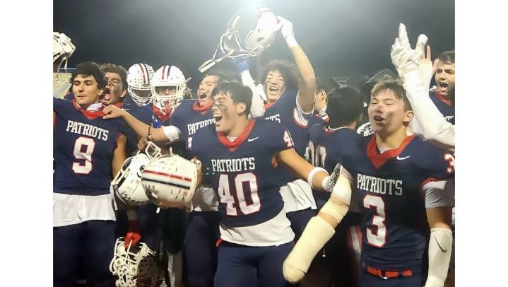 Beckman football shuts down Palm Desert to advance to Division 8 final