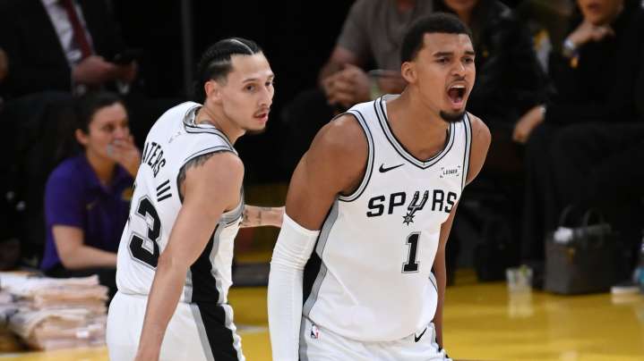 Live Updates: Spurs-Lakers caps tonight's action
