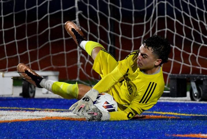 2A soccer: Jahir Anaya sparks De La Salle to state title