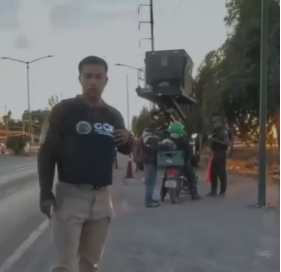 Motociclista evidencia presunta corrupción en retén de GCE