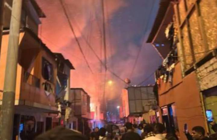 Bomberos atienden incendio en zona de El Boquerón en el Callao