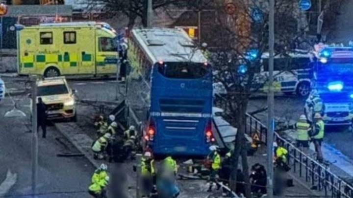 Mueren varias personas tras ser atropelladas por un autobús de dos pisos en Estocolmo