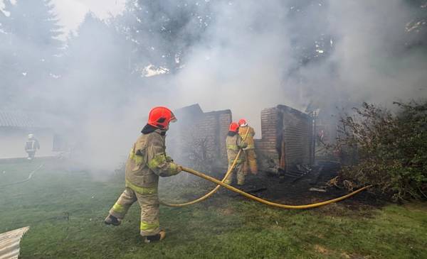 Controlaron un incendio estructural sobre la Ruta 40