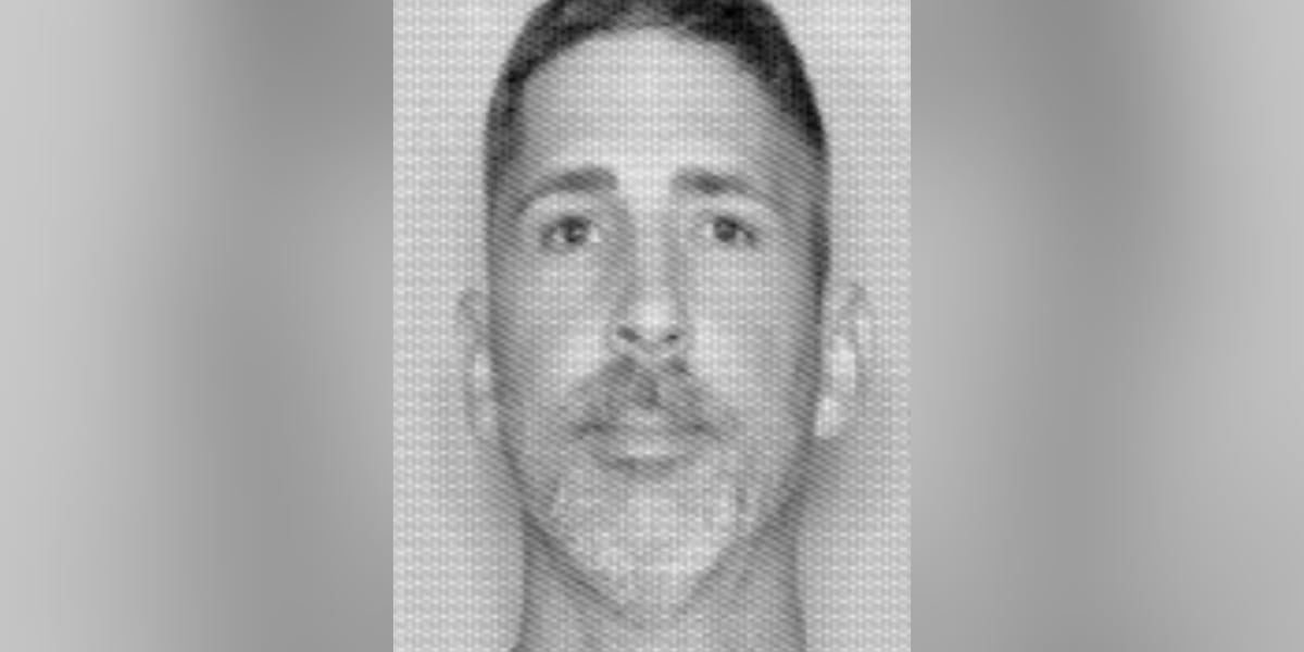 Man caught masturbating in parking lot of Baton Rouge store, warrant says