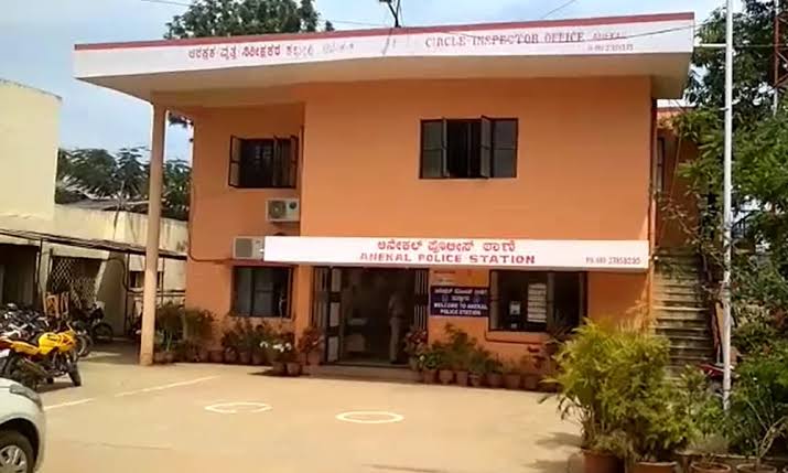 Broad Daylight Murder in Bengaluru,Provision Store Owner Killed In Anekal