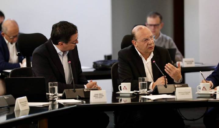 Fondo Nacional del Ahorro aprueba traslado de utilidades al Tesoro tras polémica por reservas y límites estatutarios