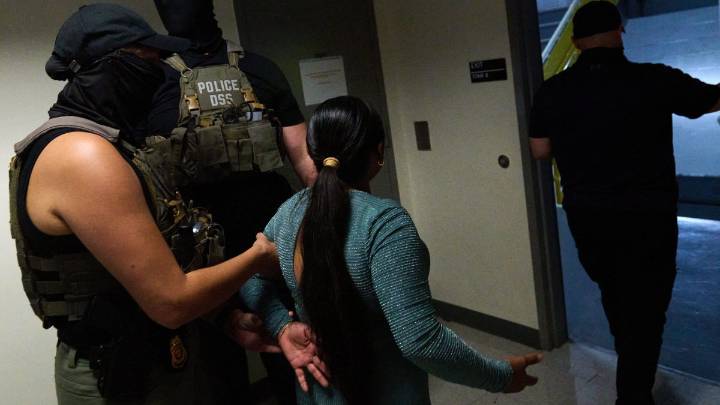 Consejos para padres que están detenidos por ICE – Telemundo Washington DC (44)