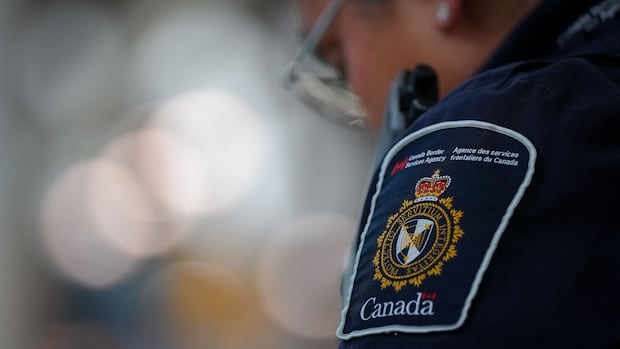 Border officers' union raises security concerns about use of automation during asylum intakes