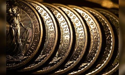 Gold remains steady as traders eye outlook for US Fed interest rates