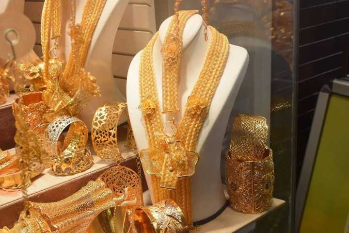 Gold declines Rs 600 to Rs 1,26,700/10g on dollar strength, weak global cues