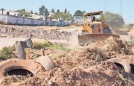 Limpian lotes baldíos y tiraderos clandestinos