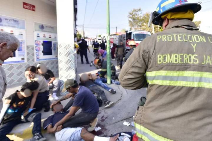 Accidente deja 16 lesionados en Tlaquepaque, Jalisco
